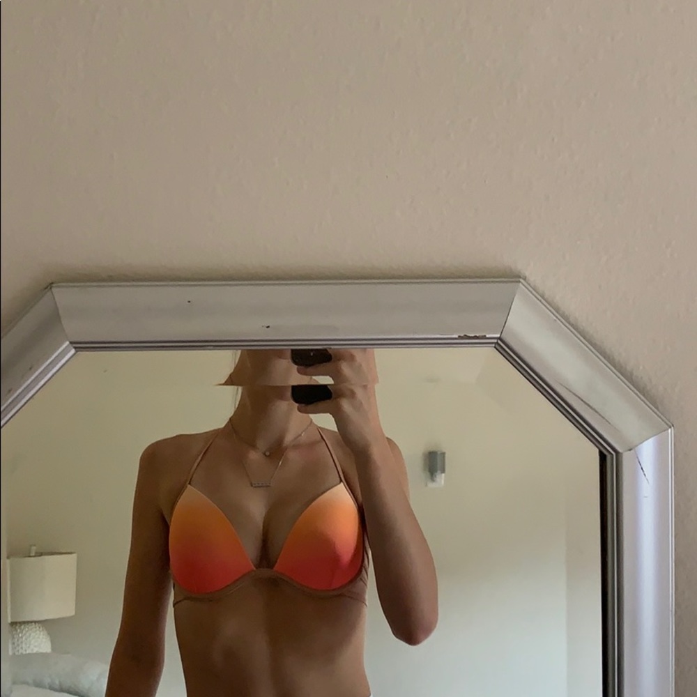 Cute fade bathing suit, push up built in.